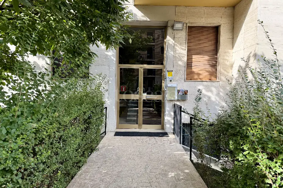 Stanza in affitto di 120 mq a €400 (rif. 52/2026)