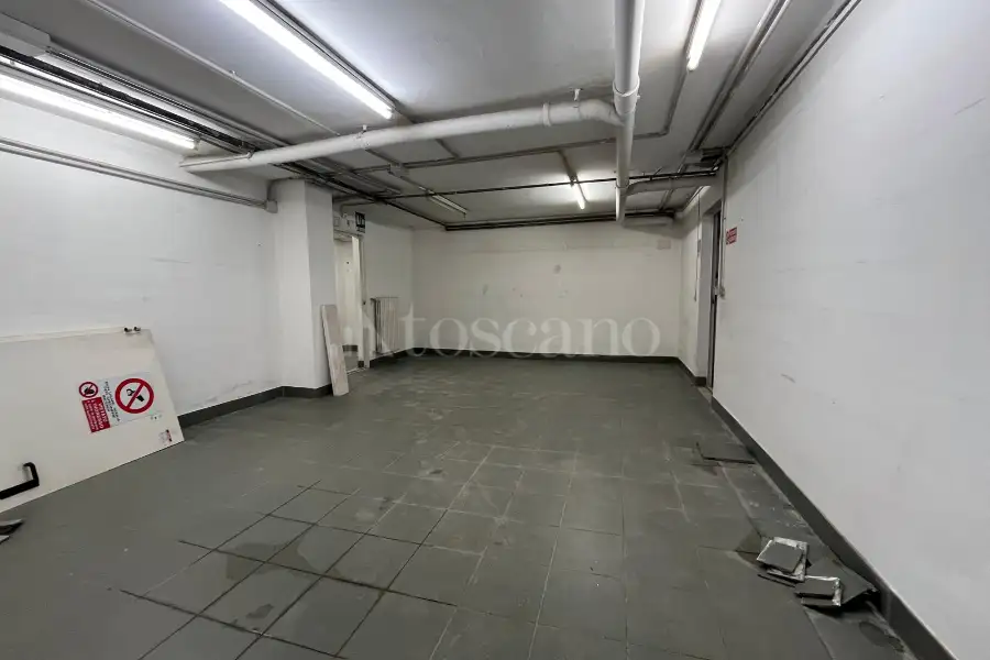 Negozio in vendita di 271 mq a €340.000 (rif. 41/2025)
