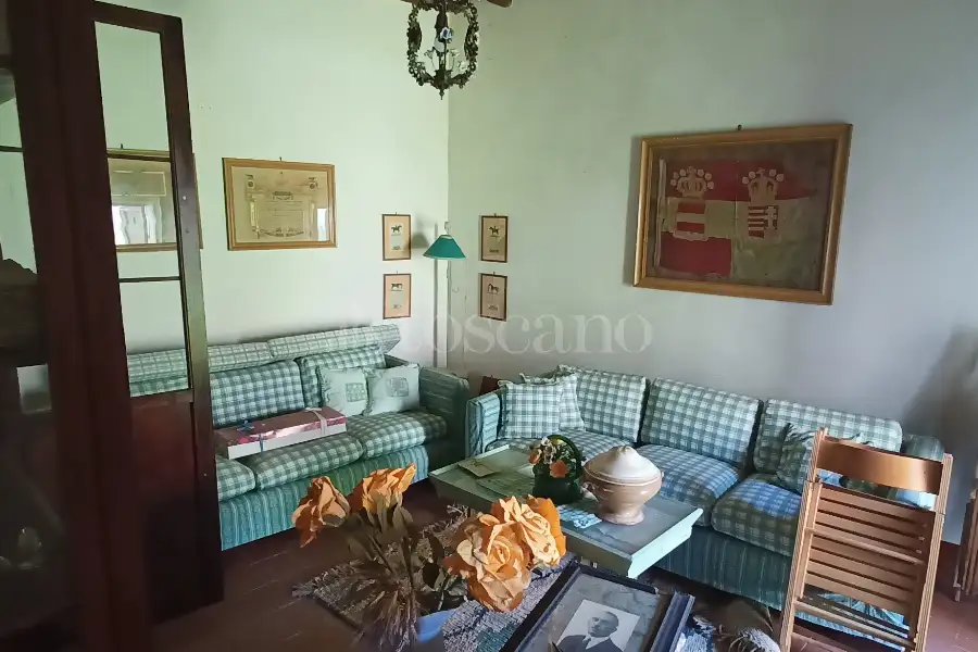 Casa in vendita di 480 mq a €450.000 (rif. 37/2026)