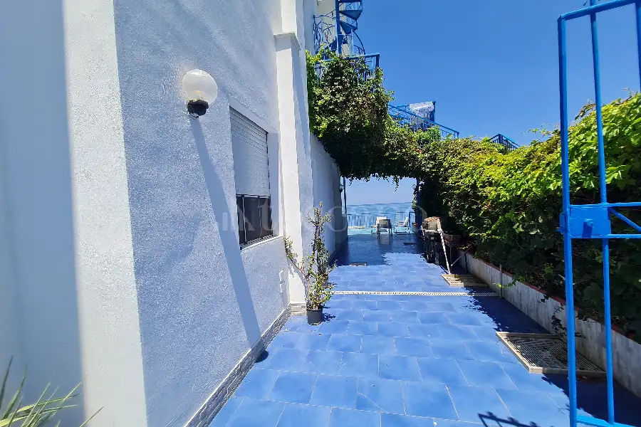 Villa Bifamiliare in vendita di 203 mq a €760.000 (rif. 51/2026)