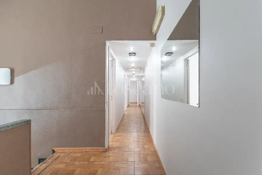 Ufficio in vendita di 250 mq a €1.450.000 (rif. 86/2026)