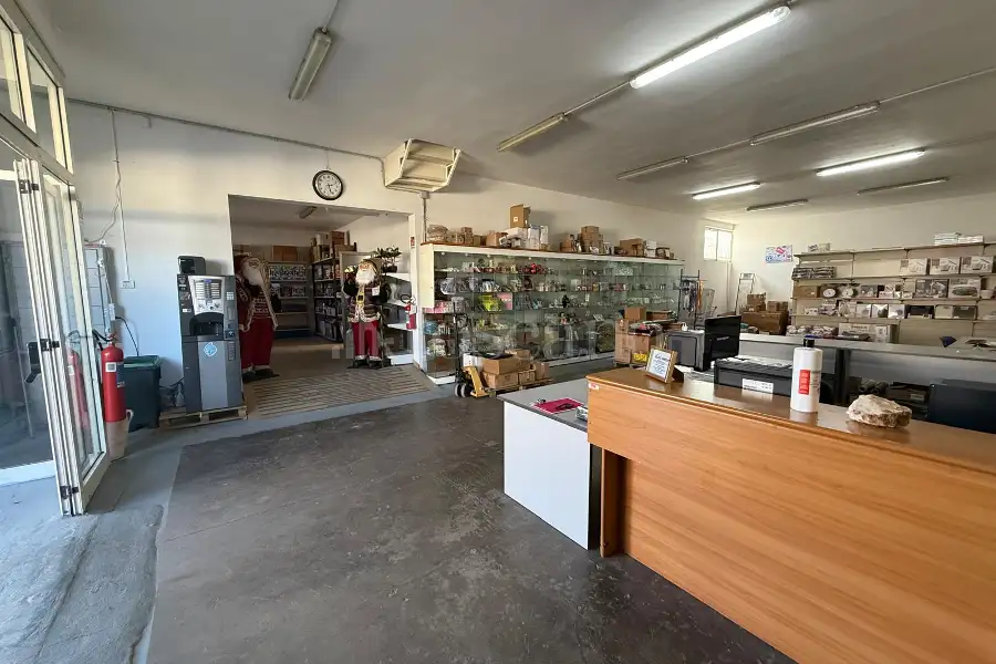 Capannone in vendita di 2.000 mq a €700.000 (rif. 52/2026)
