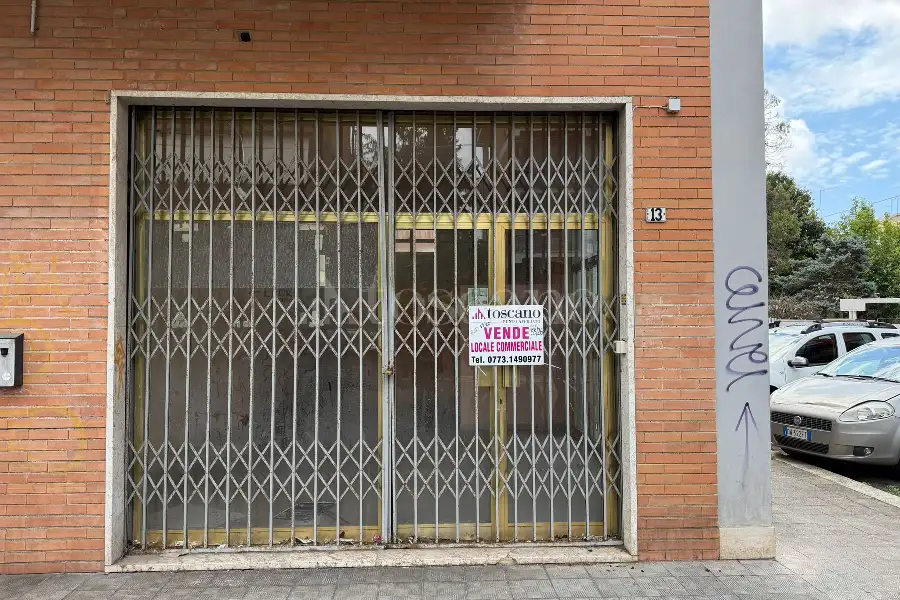 Negozio in vendita di 50 mq a €115.000 (rif. 33/2026)