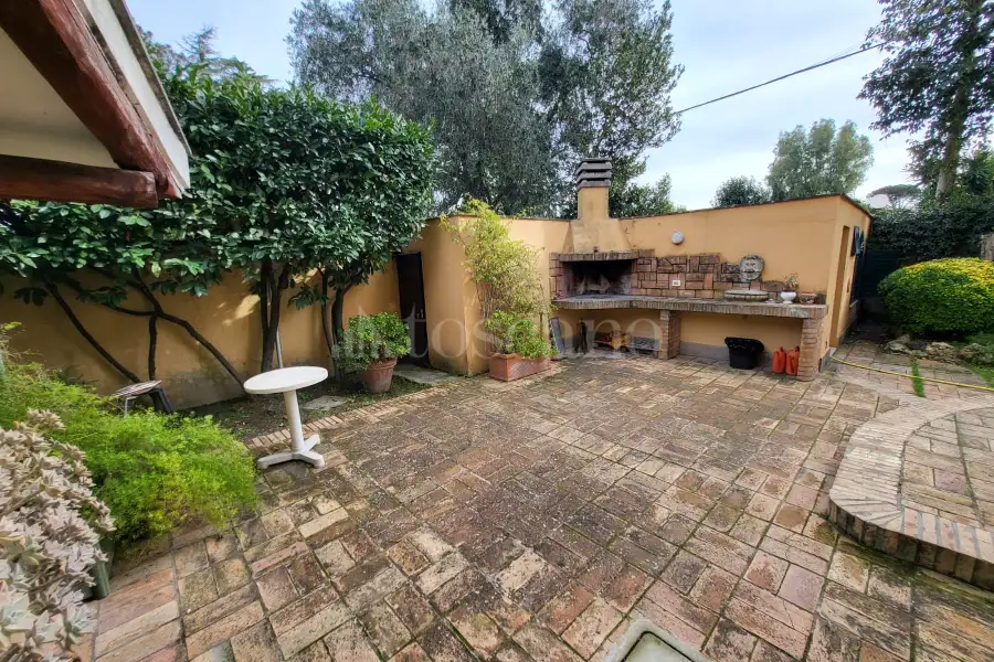 Villa Bifamiliare in vendita di 230 mq a €448.000 (rif. 2/2026)