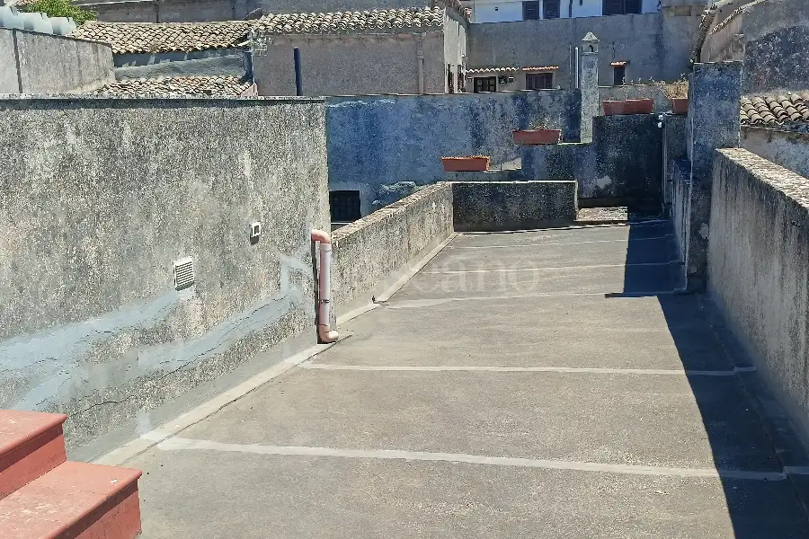 Casa in vendita di 480 mq a €450.000 (rif. 37/2026)