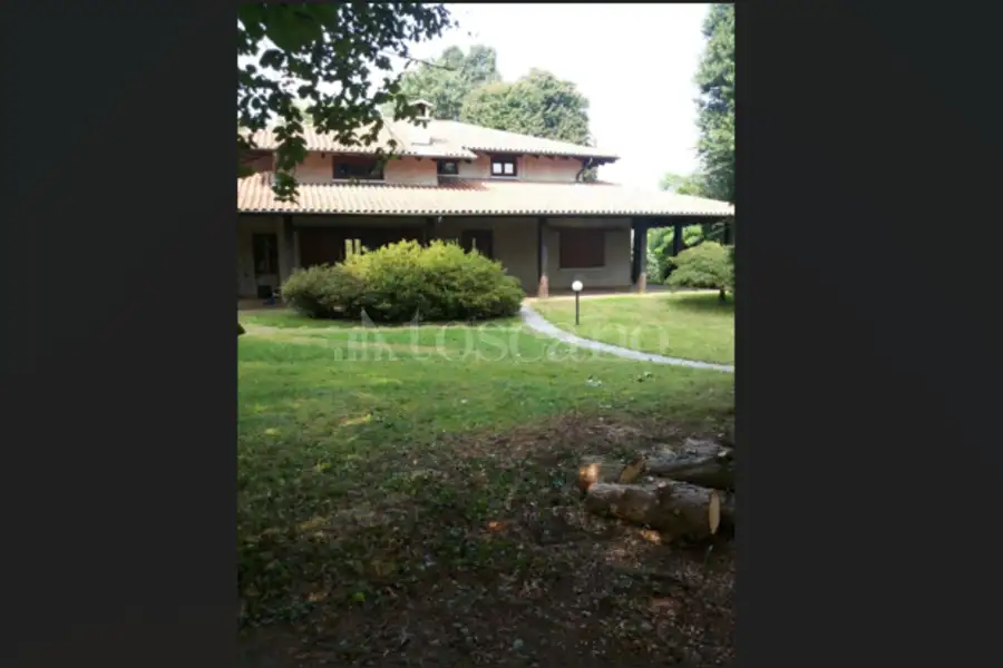 Villa in vendita di 570 mq a €570.000 (rif. 62/2026)