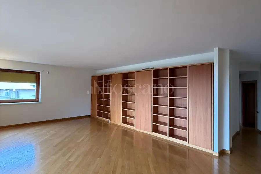 Casa in affitto di 218 mq a €1.800 (rif. 14/2026)