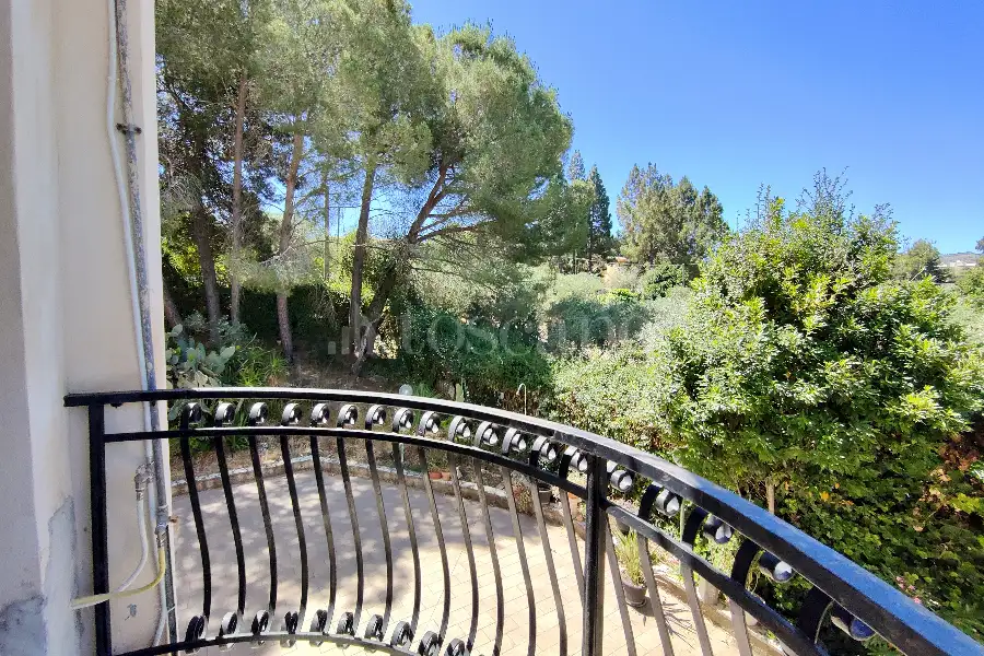 Villa in vendita di 500 mq a €255.000 (rif. 41/2026)