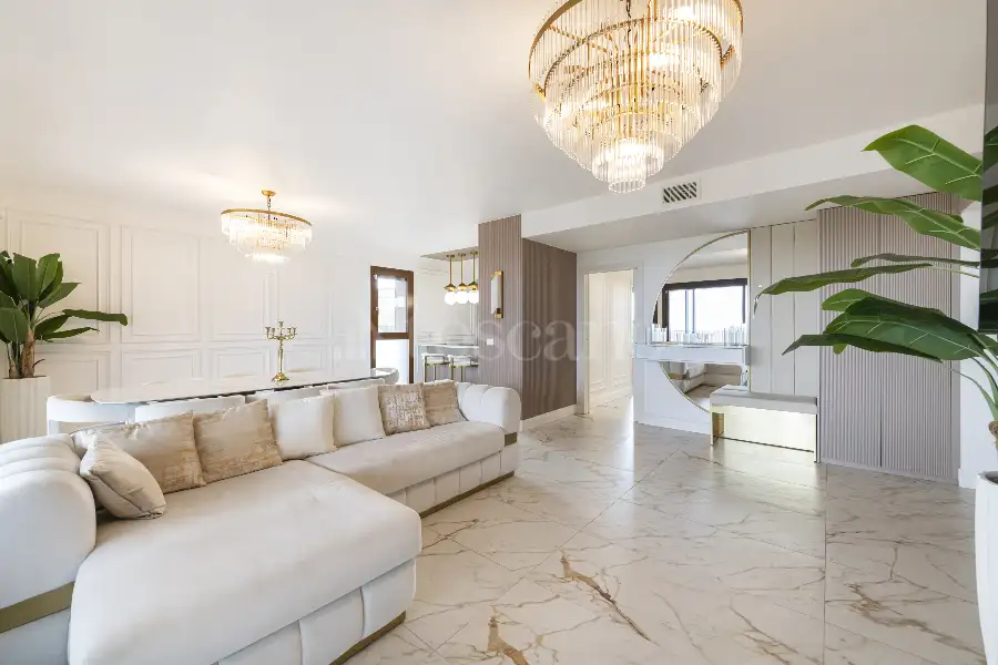 Attico in vendita di 200 mq a €1.750.000 (rif. 32/2026)