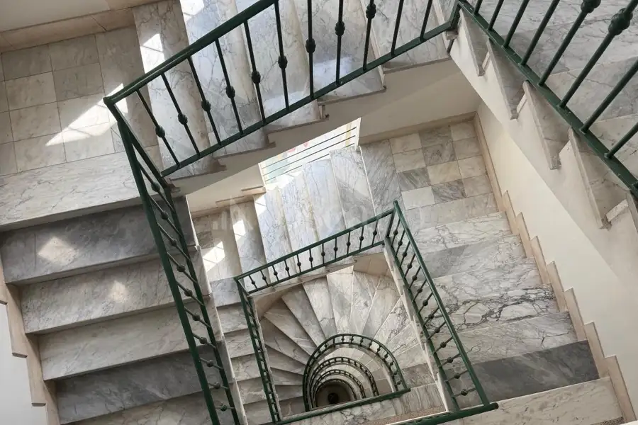 Palazzo in vendita di 2.400 mq trattativa riservata (rif. 54/2025)