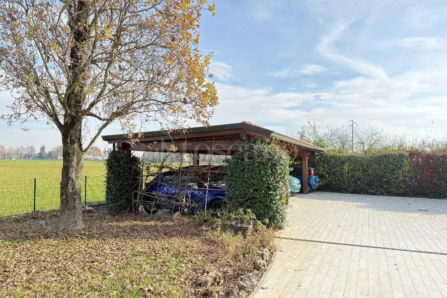 Casa Indipendente in vendita di 340 mq a €1.490.000 (rif. 24/2026)