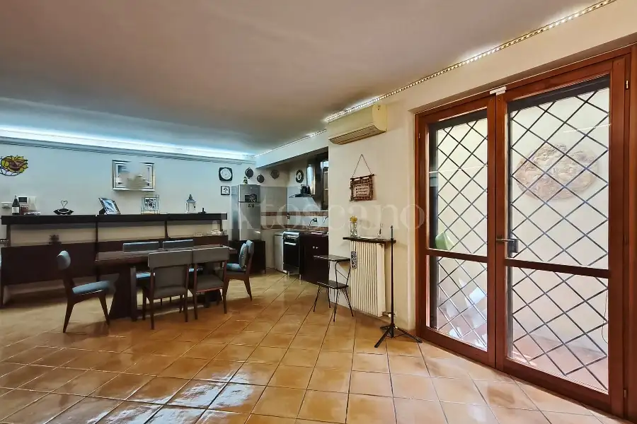 Villa Plurifamiliare in vendita di 210 mq a €585.000 (rif. 56/2026)