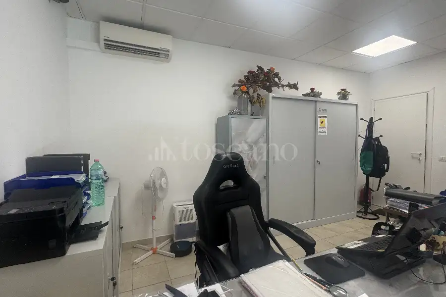 Negozio in vendita di 89 mq a €155.000 (rif. 28/2026)