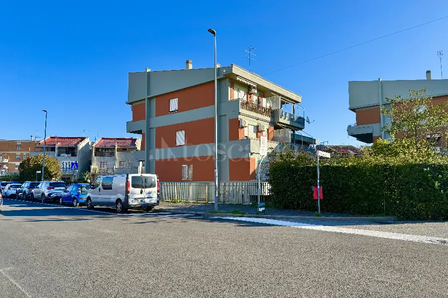 Box in vendita di 20 mq a €19.000 (rif. 6/2026)