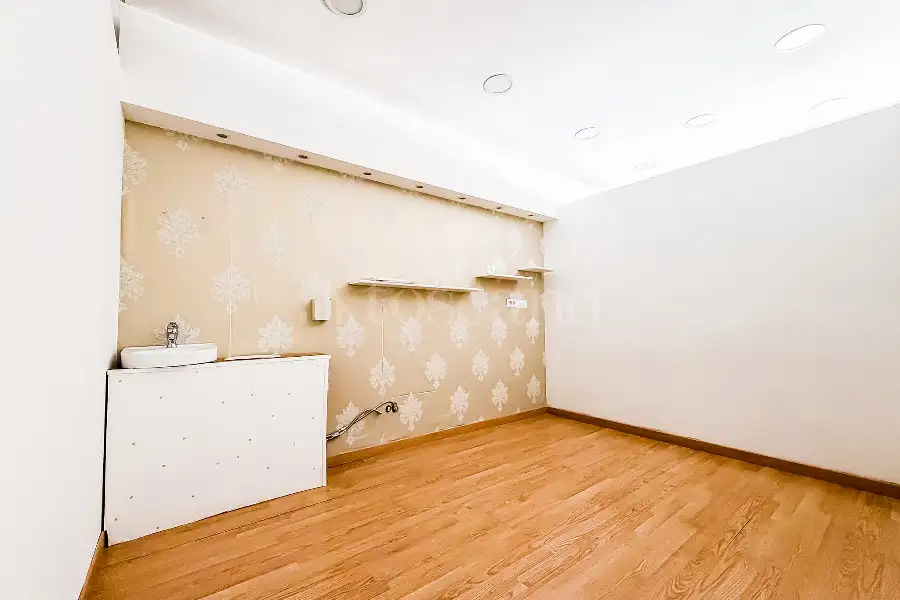 Negozio in vendita di 57 mq a €170.000 (rif. 38/2026)