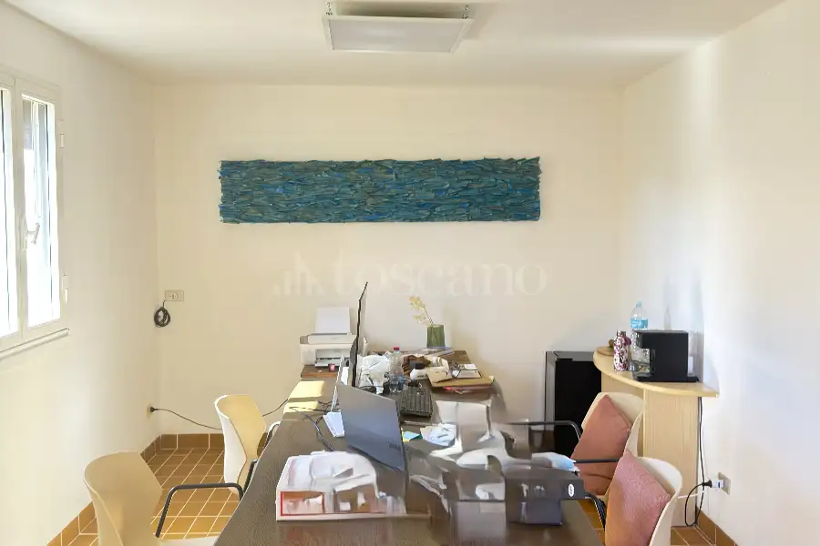 Laboratorio in vendita di 400 mq a €1.985.000 (rif. 12/2026)