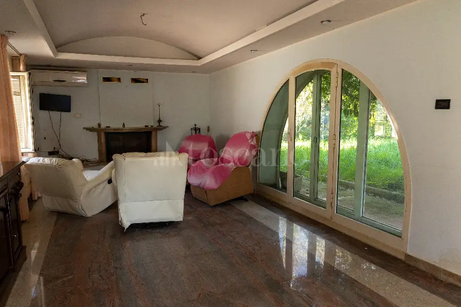 Villa in vendita di 700 mq a €580.000 (rif. 131/2025)