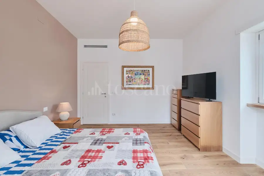 Villa in vendita di 259 mq a €1.100.000 (rif. 2/2026)