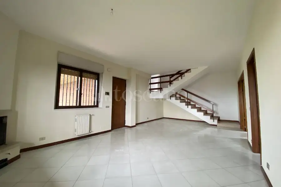 Casa in affitto di 142 mq a €950 (rif. 50/2026)