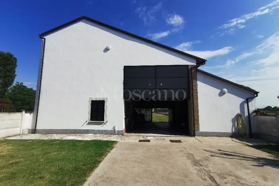 Casa Indipendente in vendita di 260 mq a €175.000 (rif. 6/2026)