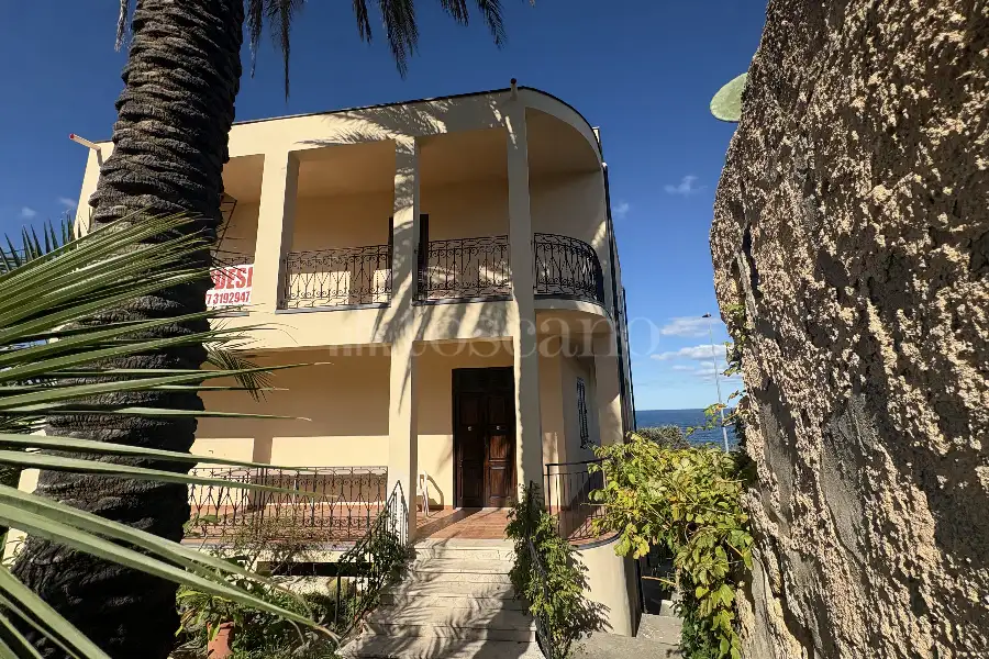 Villa in vendita di 261 mq a €420.000 (rif. 12/2026)