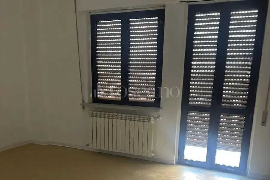 Ufficio in affitto di 300 mq a €3.000 (rif. 83/2026)