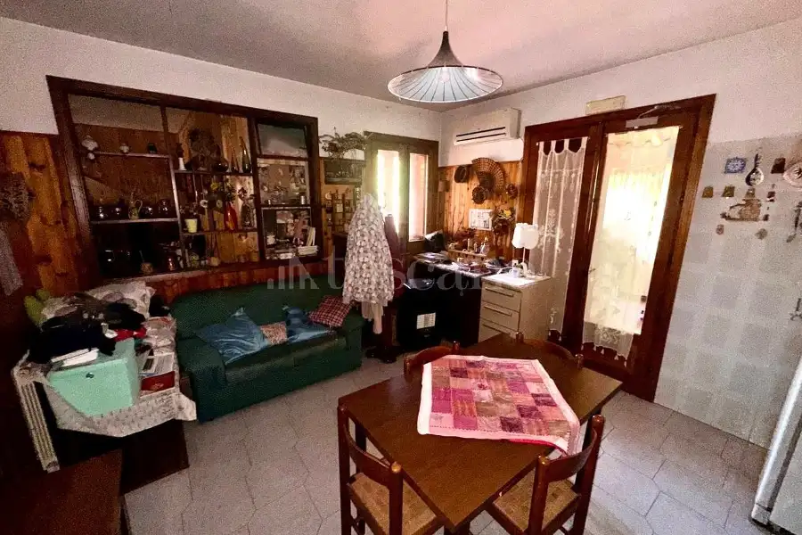 Villa in vendita di 415 mq a €345.000 (rif. 128/2026)