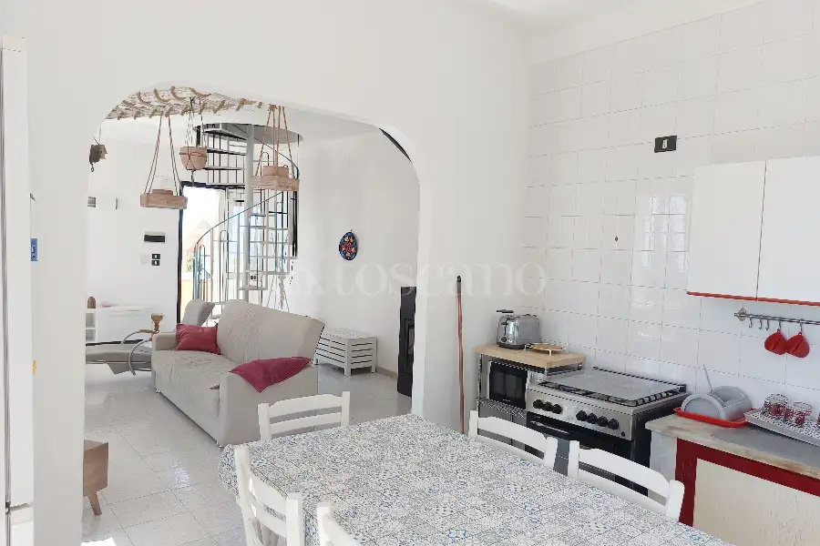 Villa in vendita di 470 mq a €698.000 (rif. 76/2026)