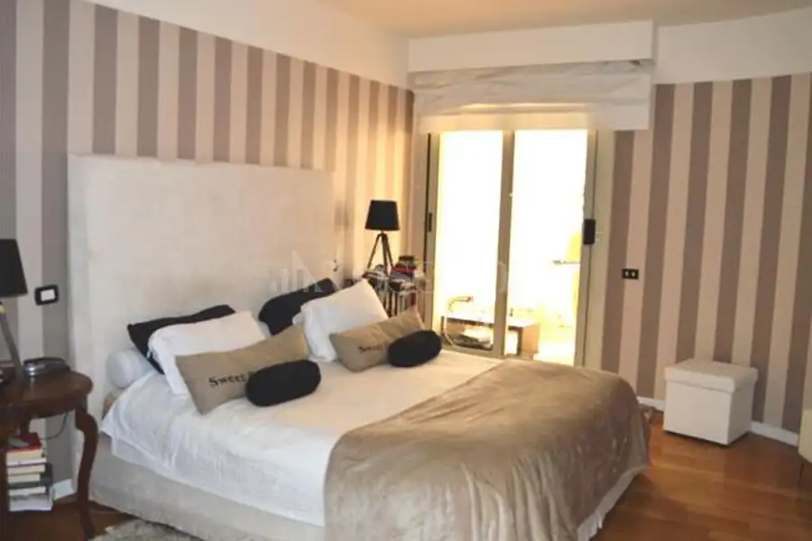 Casa in affitto di 280 mq a €3.000 (rif. 26/2026)