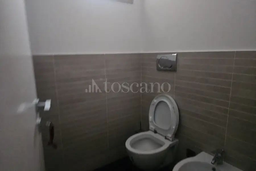Negozio in vendita di 400 mq a €500.000 (rif. 78/2026)