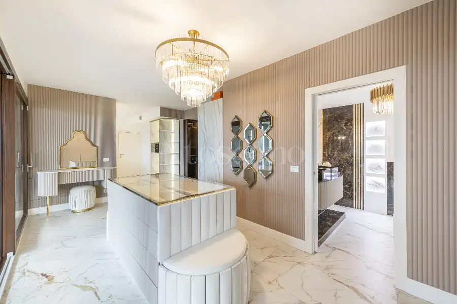 Attico in vendita di 200 mq a €1.750.000 (rif. 32/2026)