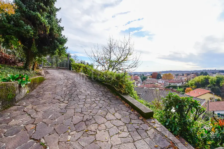 Casa Indipendente in vendita di 350 mq a €510.000 (rif. 50/2025)