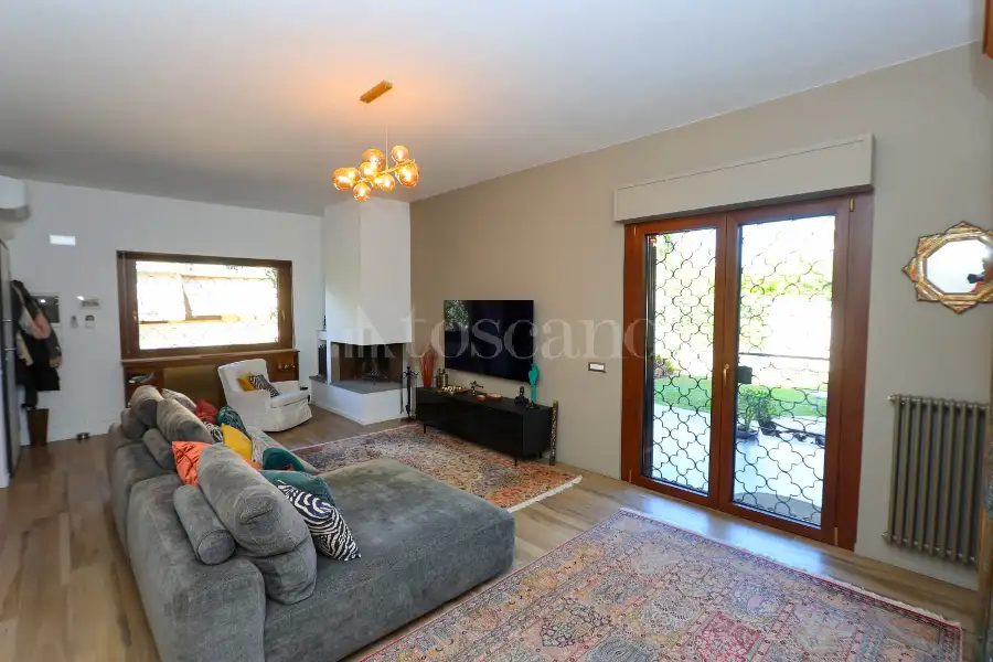 Villa Plurifamiliare in vendita di 210 mq a €675.000 (rif. 62/2026)