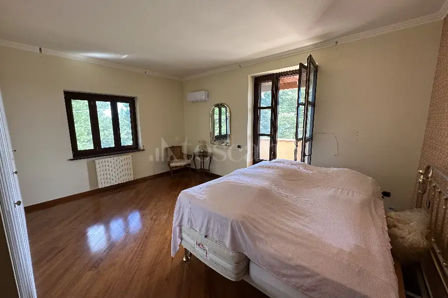 Casale in vendita di 747 mq a €790.000 (rif. 11/2026)