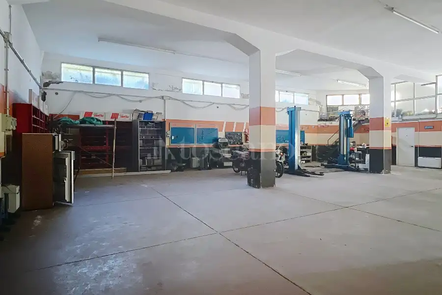 Capannone in vendita di 300 mq a €390.000 (rif. 218/2025)