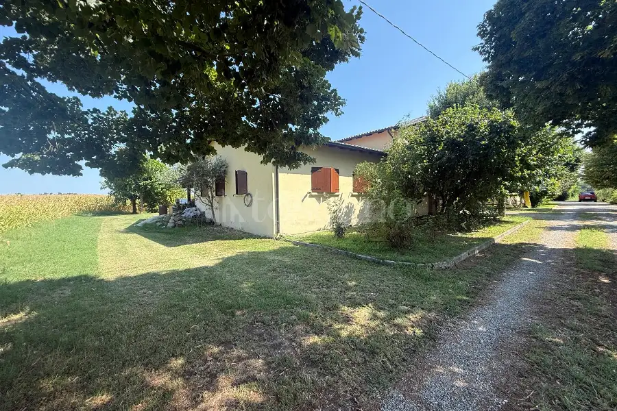Casa Indipendente in vendita di 600 mq a €1.359.000 (rif. 49/2026)