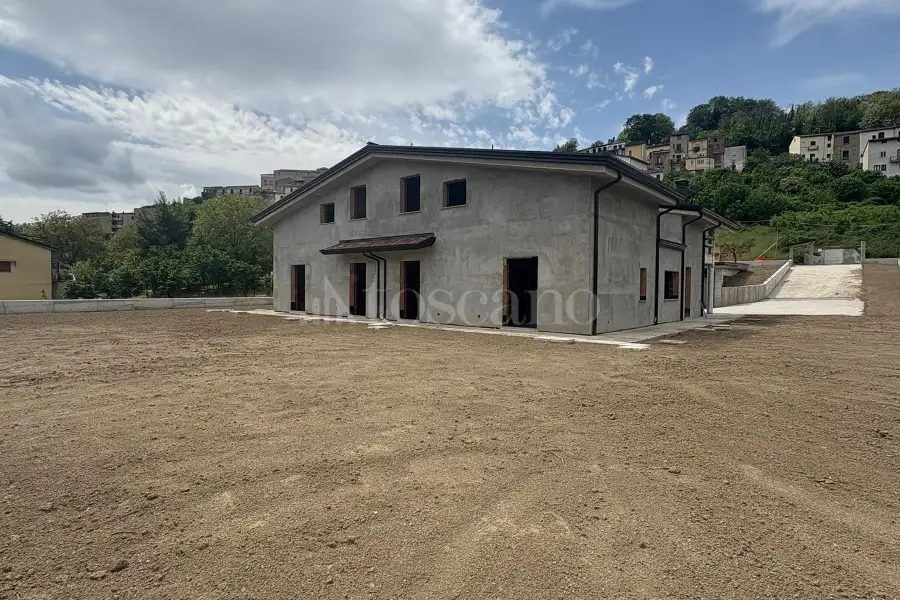 Villa Bifamiliare in vendita di 280 mq a €200.000 (rif. 78/2026)