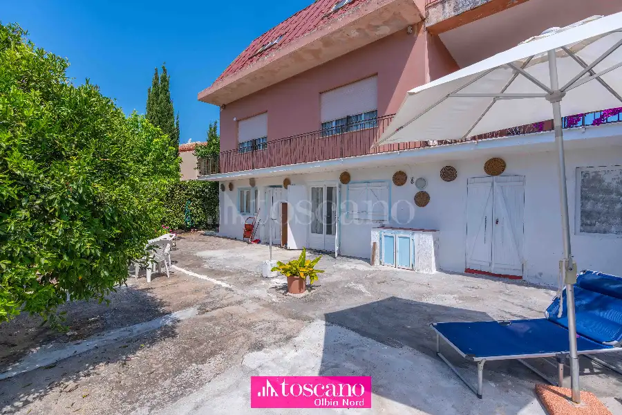 Villa in vendita di 330 mq a €1.500.000 (rif. 42/2026)