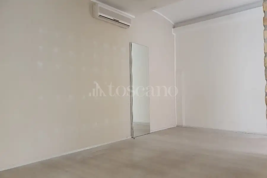 Negozio in affitto di 60 mq a €1.900 (rif. 110/2026)