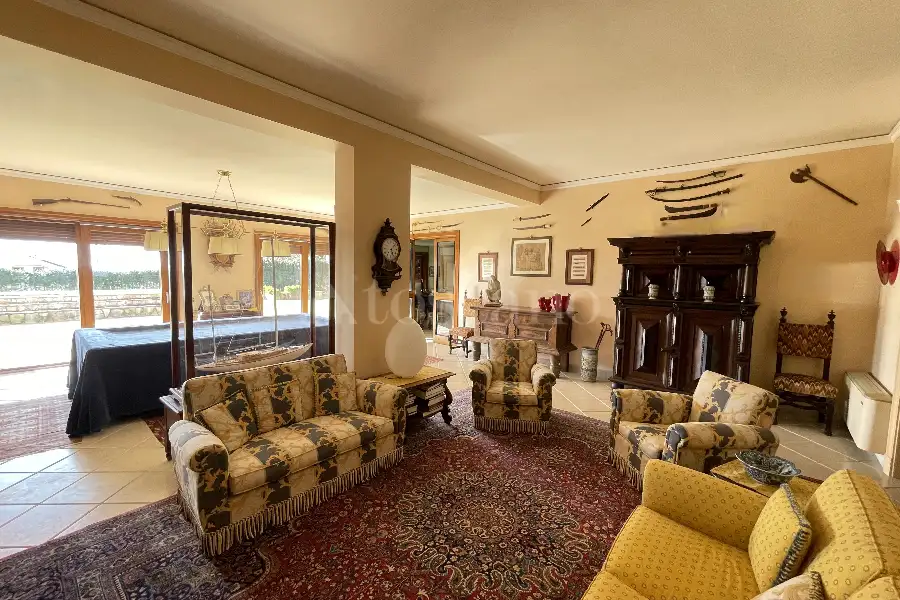 Villa in vendita di 500 mq a €1.500.000 (rif. 45/2025)