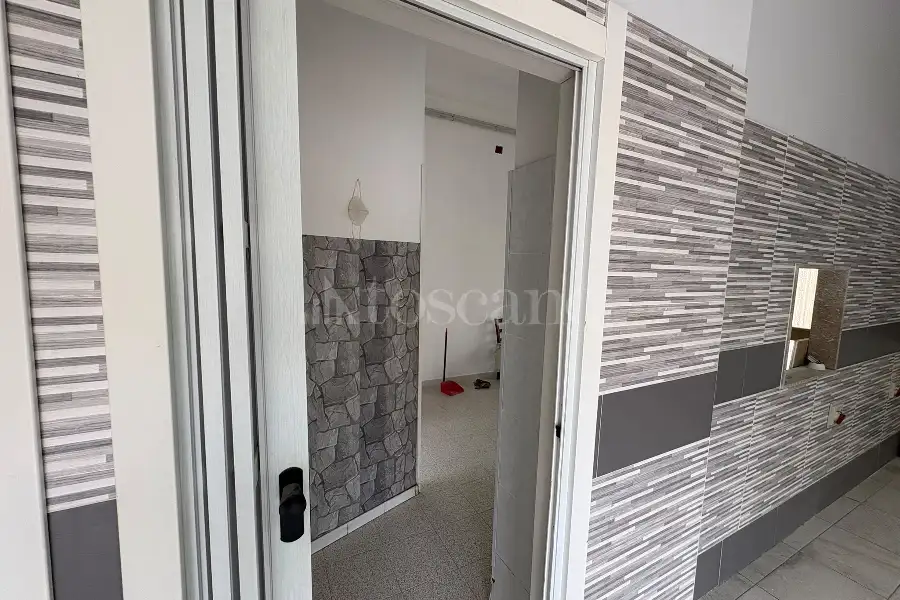 Negozio in affitto di 57 mq a €550 (rif. 92/2026)