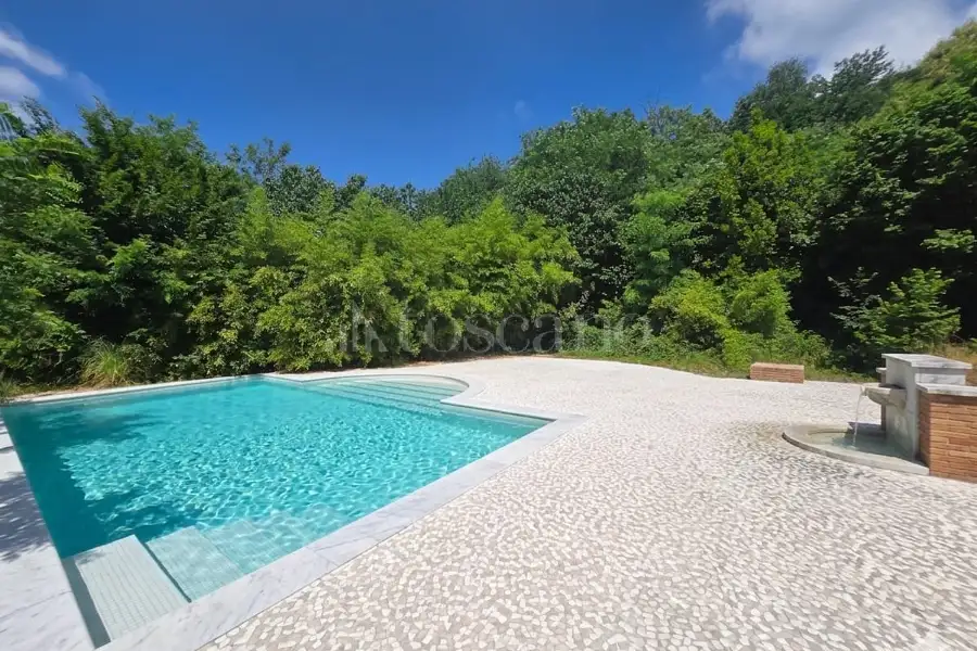 Villa in vendita di 200 mq a €780.000 (rif. 38/2026)