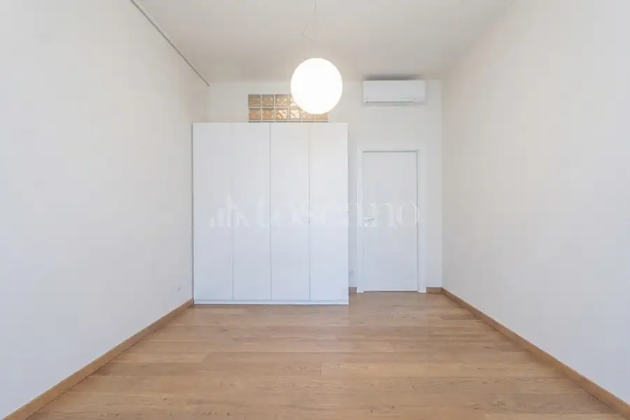 Casa in vendita di 240 mq a €3.290.000 (rif. 106/2026)