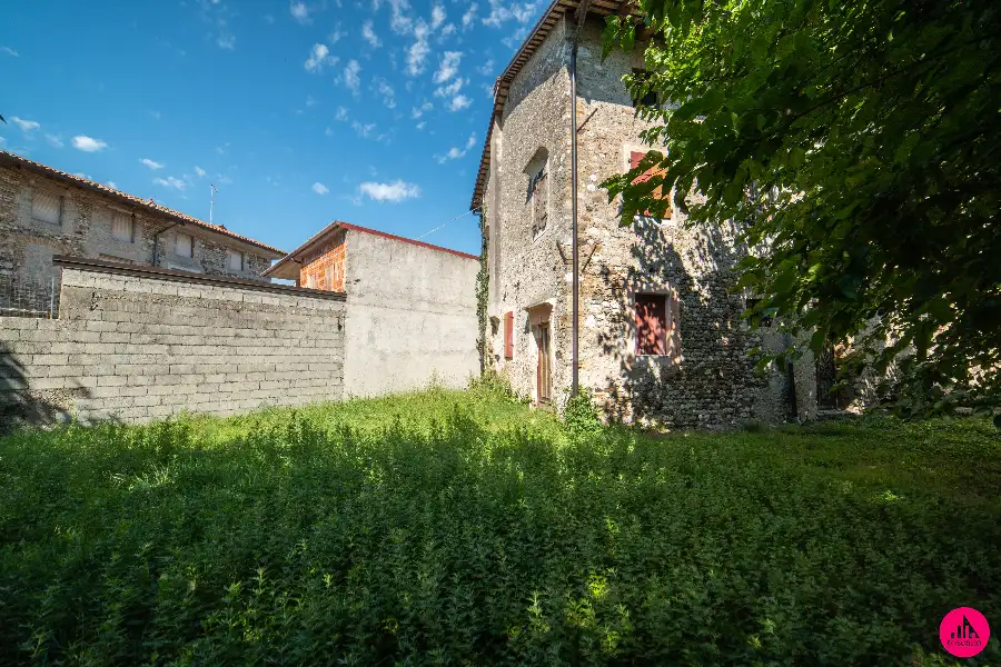 Rustico in vendita di 150 mq a €45.000 (rif. 62/2025)