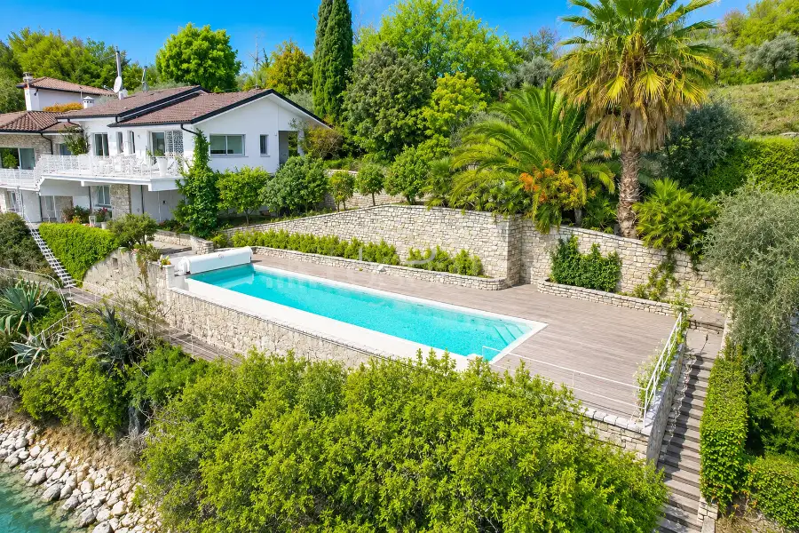 Villa in vendita di 450 mq a €4.500.000 (rif. 24/2025)