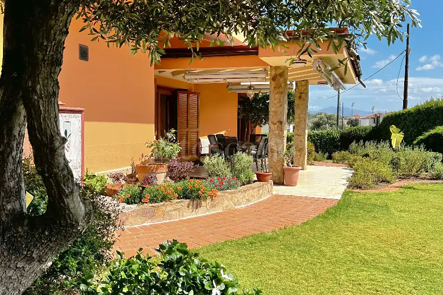 Villa in vendita di 323 mq a €795.000 (rif. 19/2026)