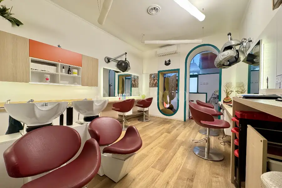 Negozio in vendita di 62 mq a €399.000 (rif. 13/2025)