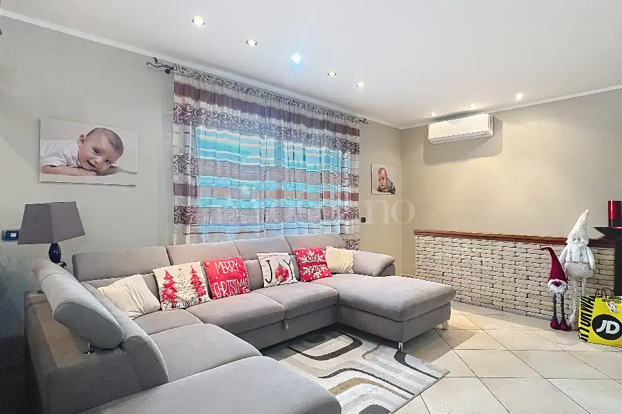 Villa Plurifamiliare in vendita di 480 mq a €680.000 (rif. 2/2026)