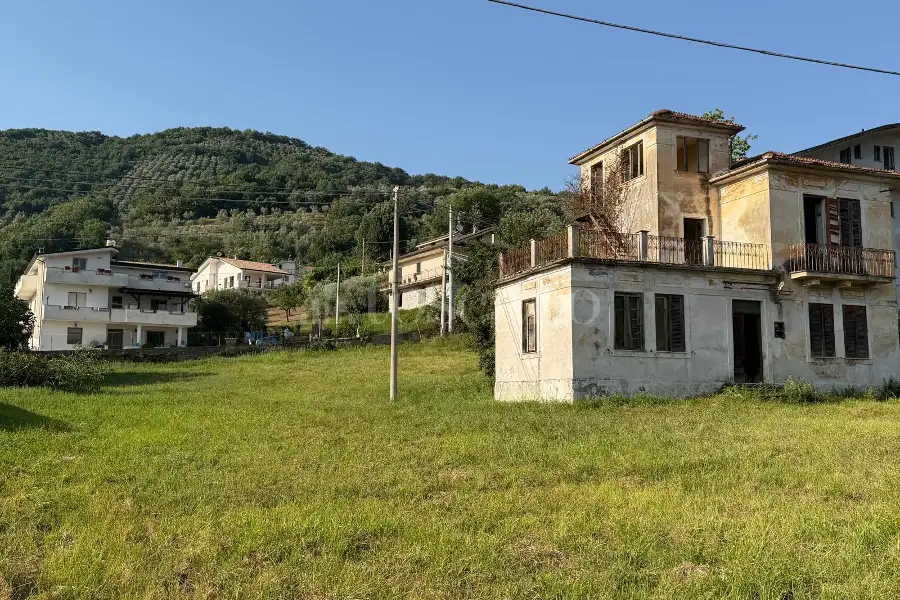 Edificabile Residenziali in vendita di 200 mq a €85.000 (rif. 5/2026)