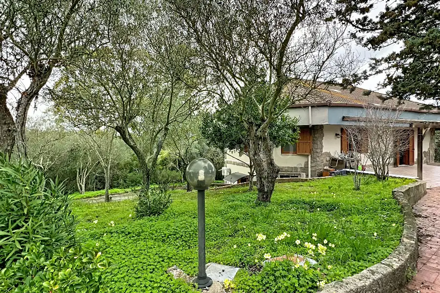 Casa Indipendente in vendita di 300 mq a €350.000 (rif. 24/2026)